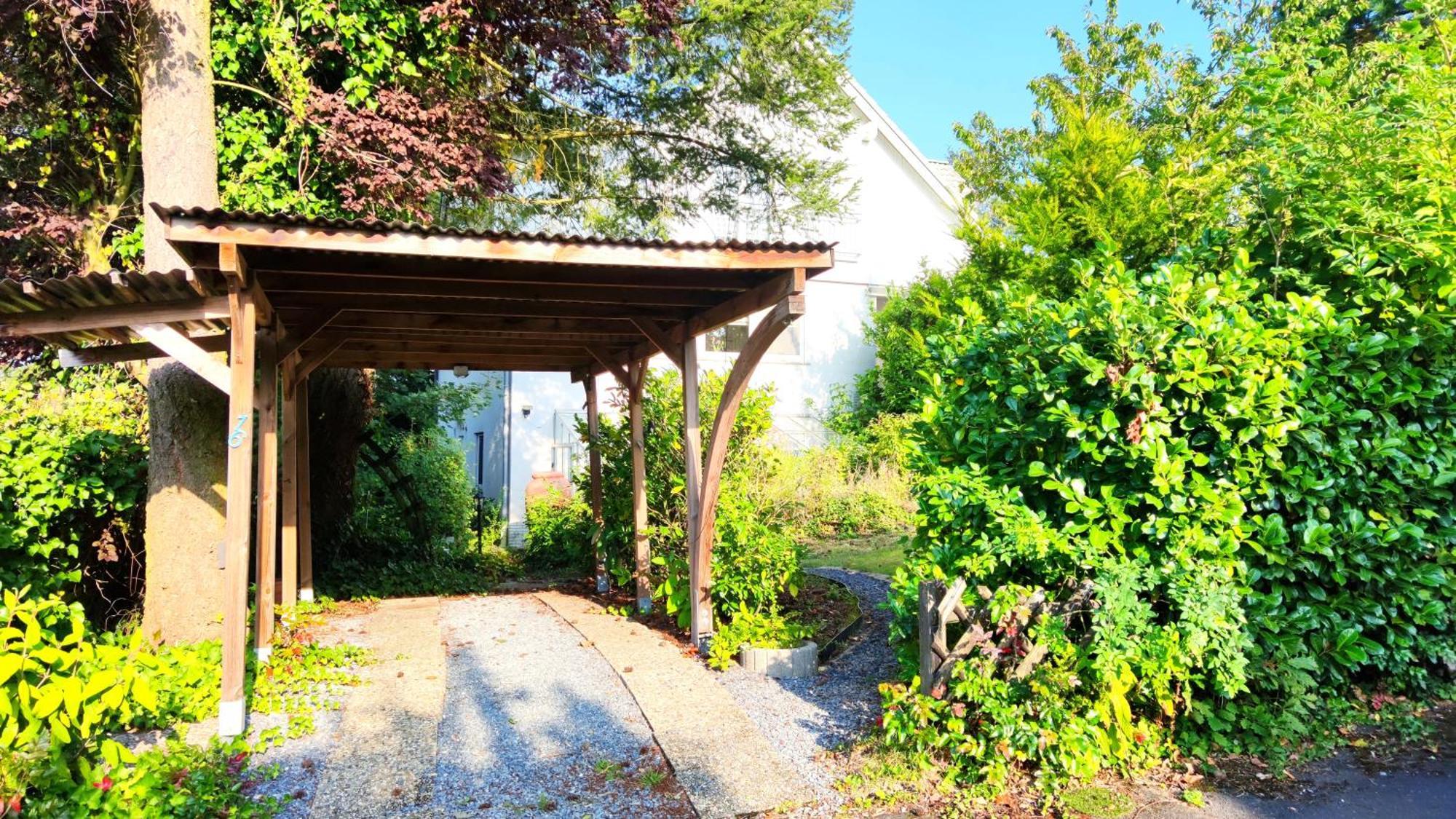 Amselweg Am Waldrand Gelegen Netflix Eigener Carport Uvm Apartman Taunusstein Kültér fotó